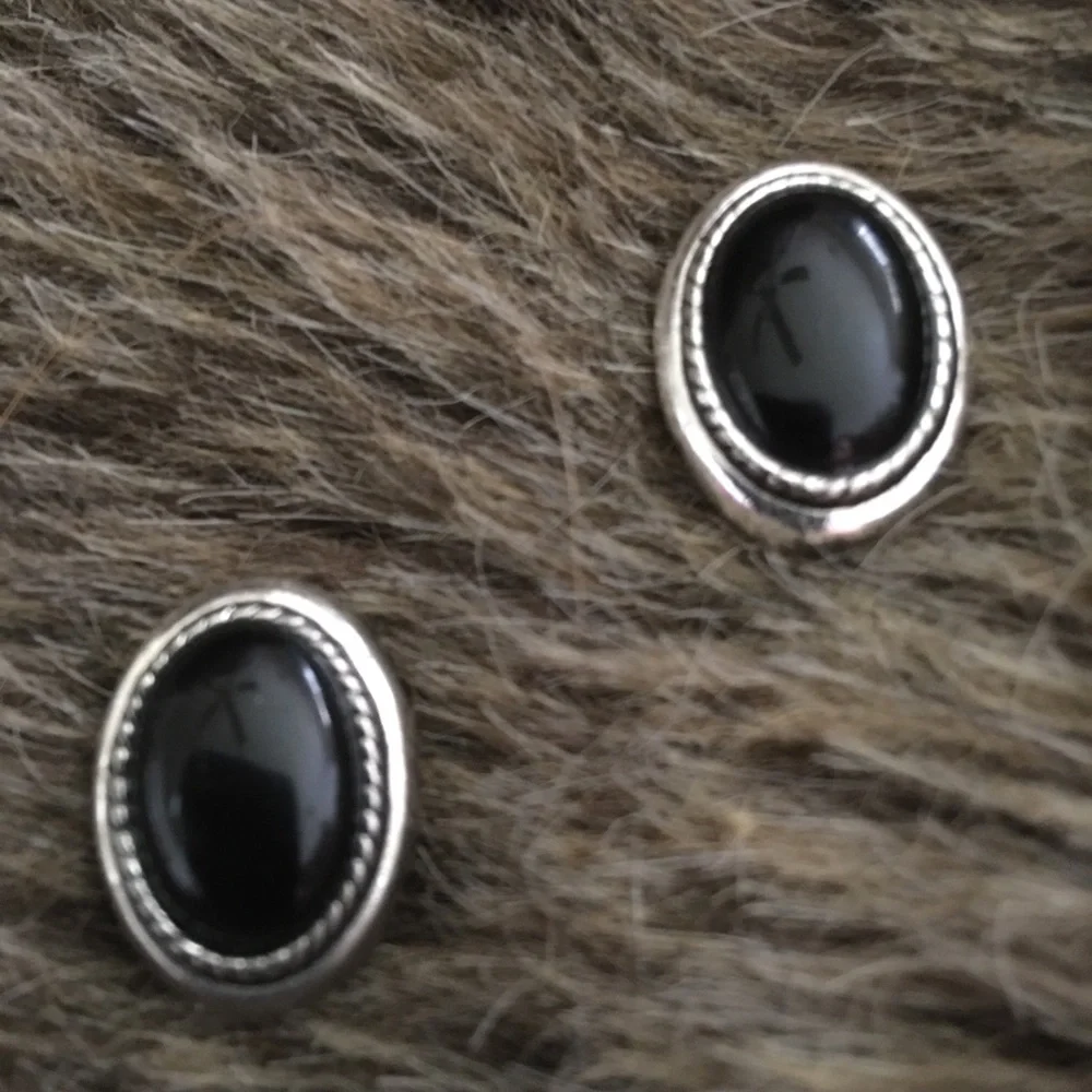Vintage silver tone black cabochon glass earrings